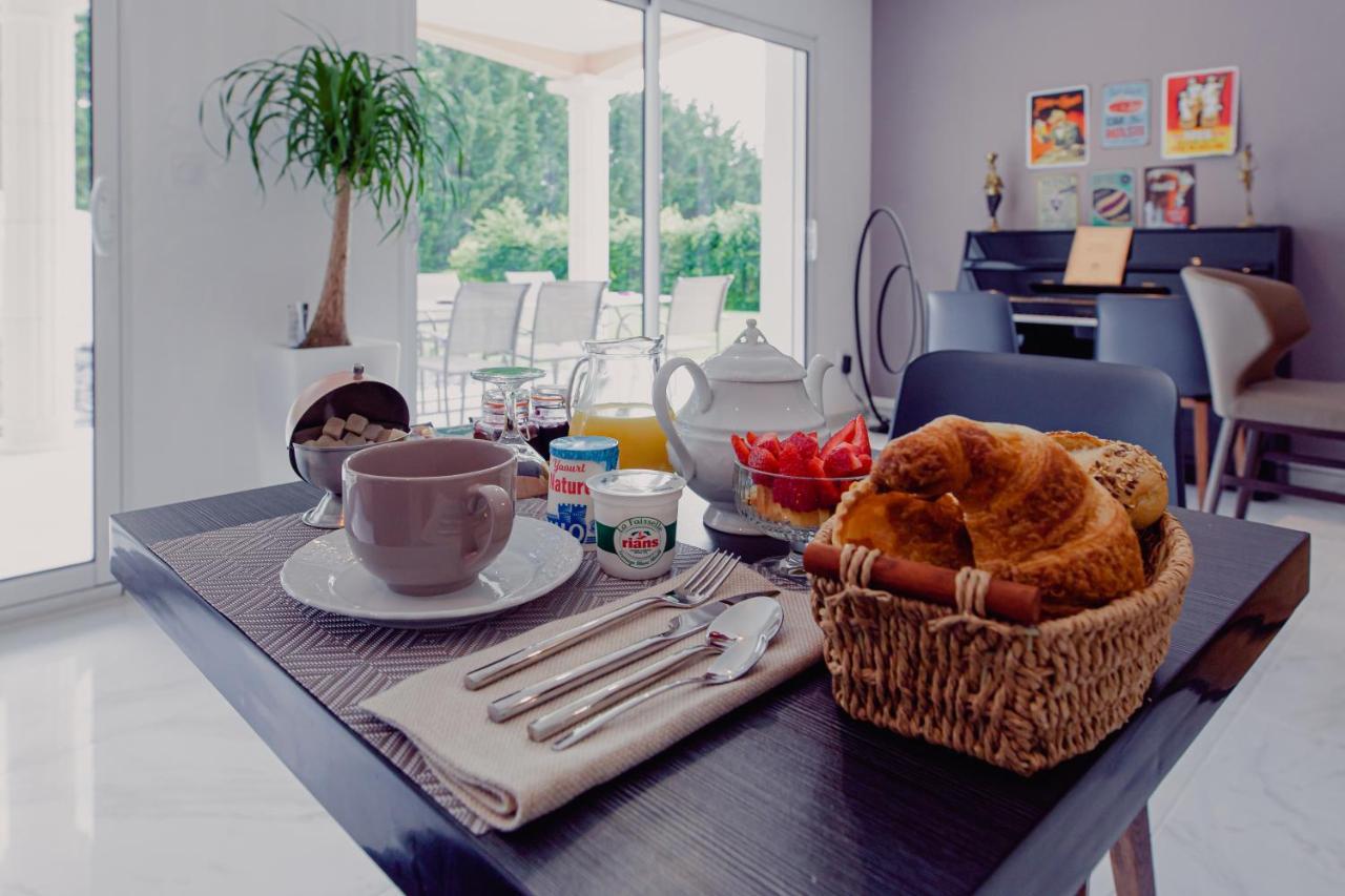 Villa Des Chenes-Adult Only Saint-Doulchard Buitenkant foto