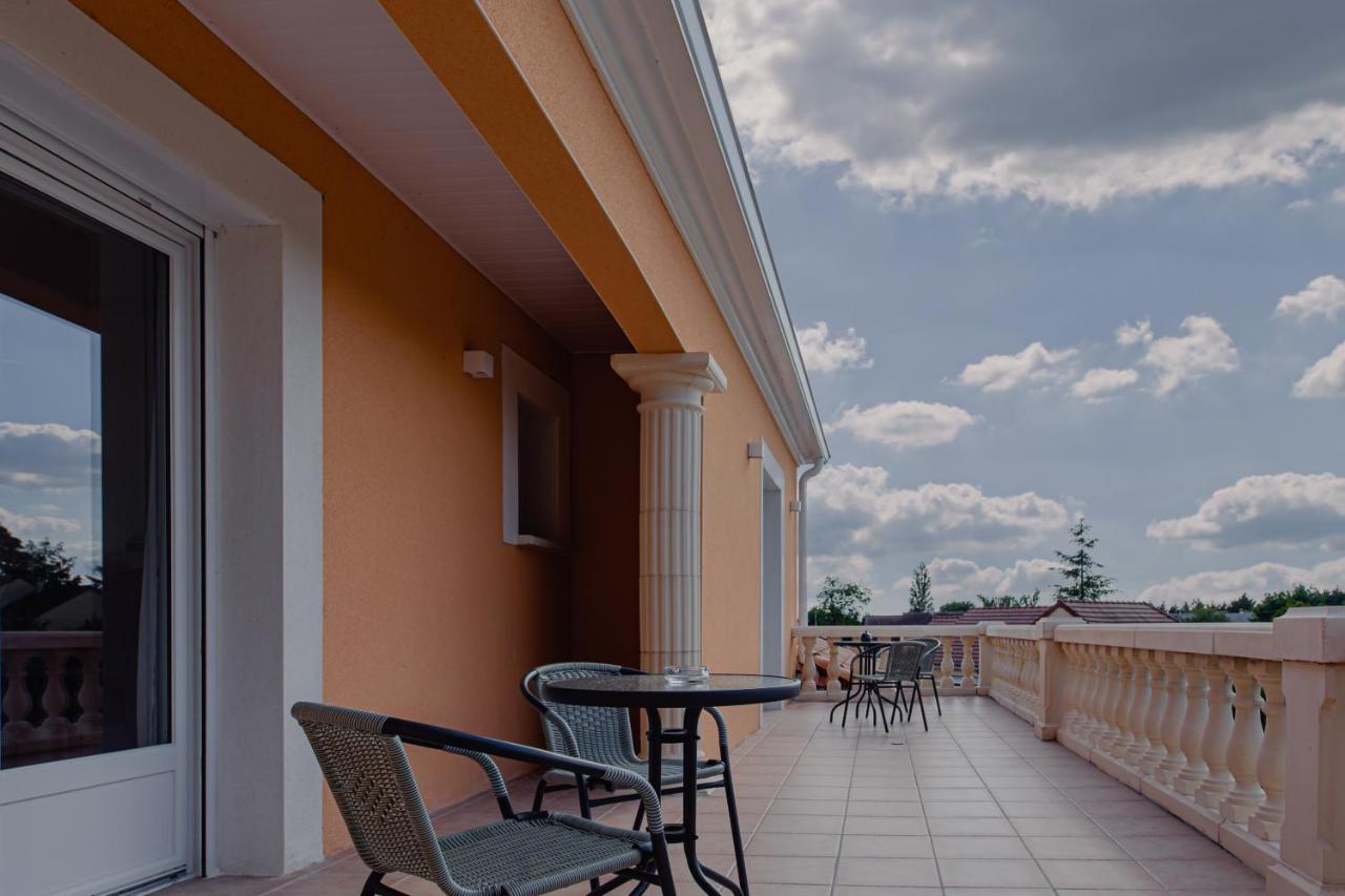 Villa Des Chenes-Adult Only Saint-Doulchard Buitenkant foto